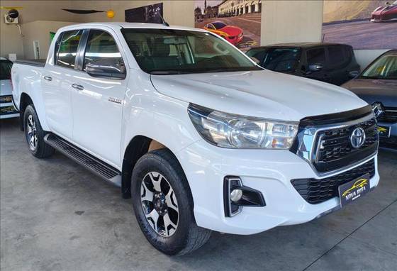 TOYOTA HILUX 2.8 SRV 4X4 CD 16V DIESEL 4P AUTOMÁTICO TOYOTA HILUX 2.8 SRV 4X4 CD 16V DIESEL 4P AUTOMÁTICO